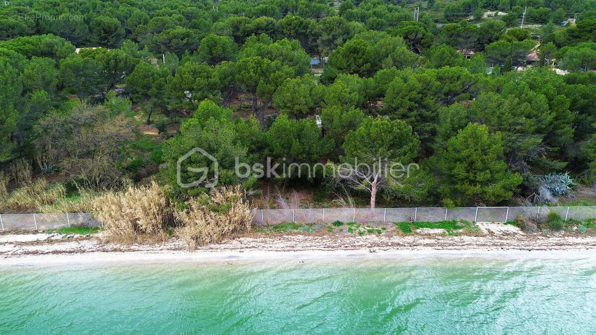 Magnifique maison sur une grande parcelle avec une dépendance et un garage , au bord  de la plage de l'étang de Berre , sur Sain - photo 2