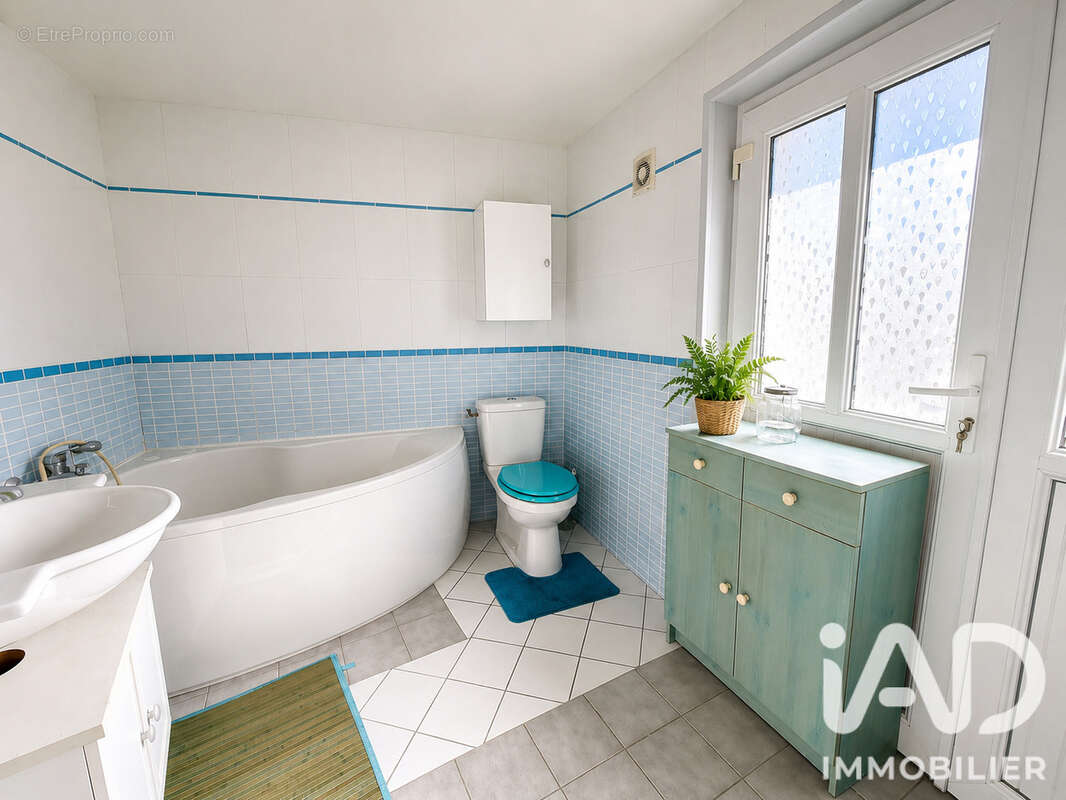 Maison 70 m² à Agon-Coutainville  - photo 8