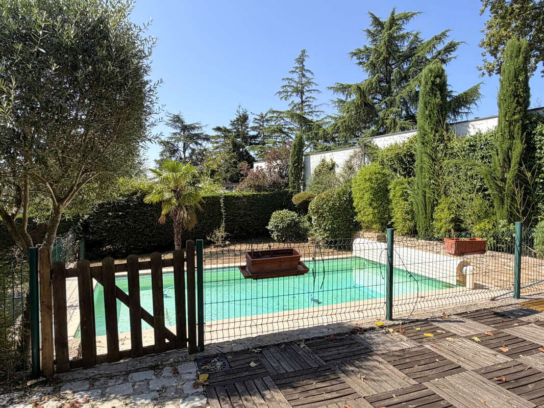 Maison T6 au grand calme avec piscine - photo 12