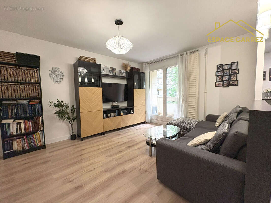 Appartement à LES LILAS