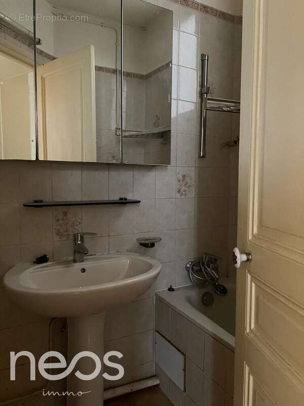 Appartement à PARIS-16E