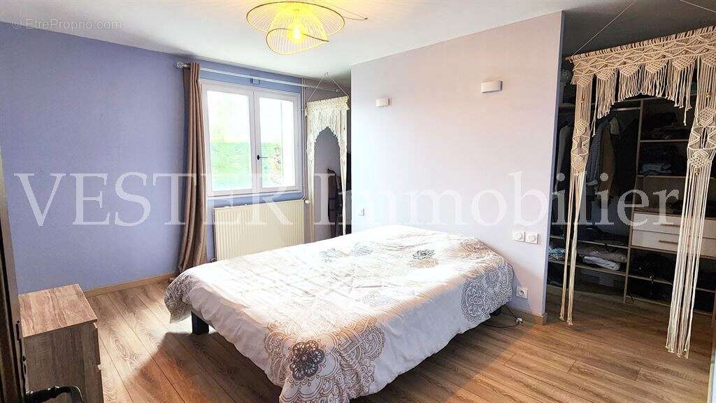 Maison à SAINT-FRONT-DE-PRADOUX