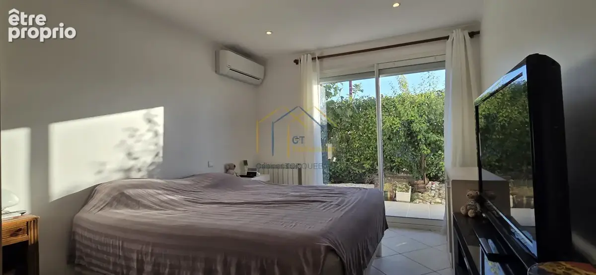 Grande villa avec 5 chambres, piscine et vue dégagée - photo 11