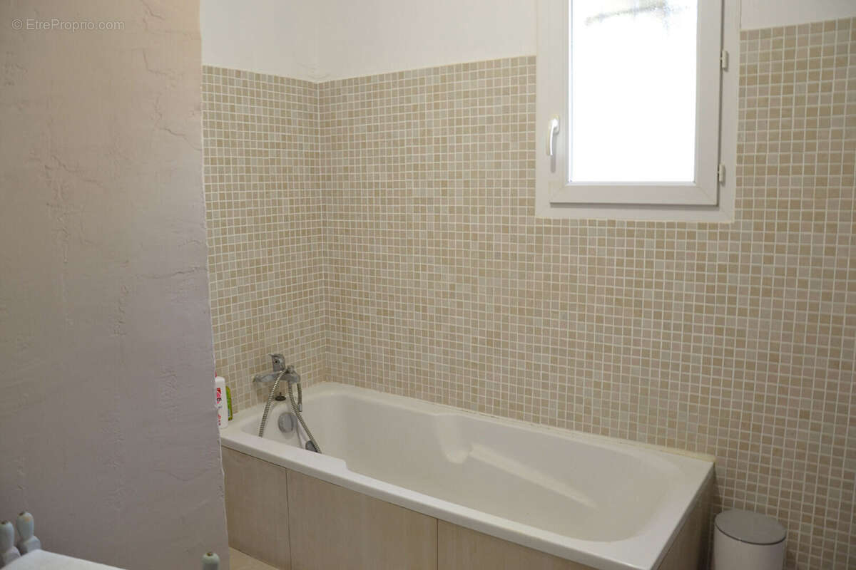 Roquebrun 34 villa 7 pièces plus studio DPE  A sur 1900 m² de terrain - photo 14