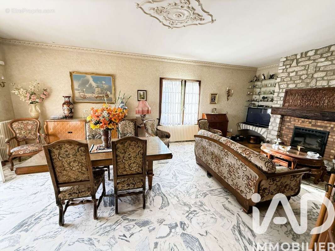 Photo 4 - Maison à LA GARDE-ADHEMAR