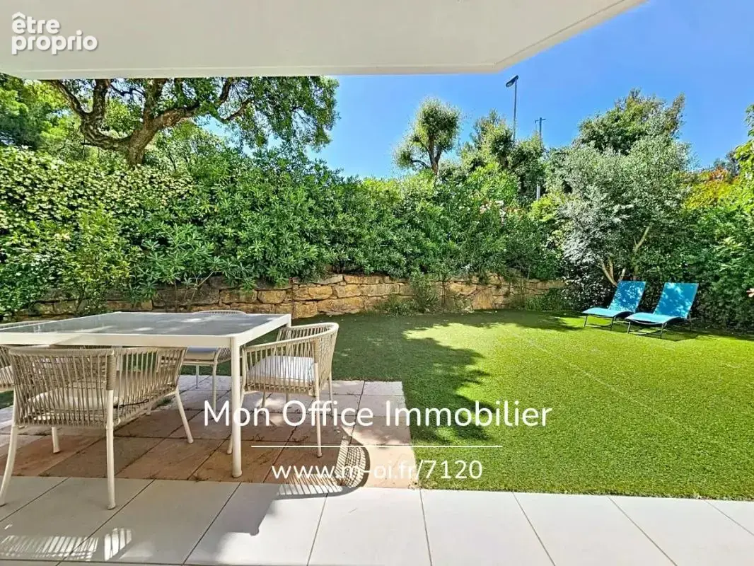 Référence : 7120-les - appartement t3 grand jardin proche centre & plages à cavalaire sur mer - photo 5