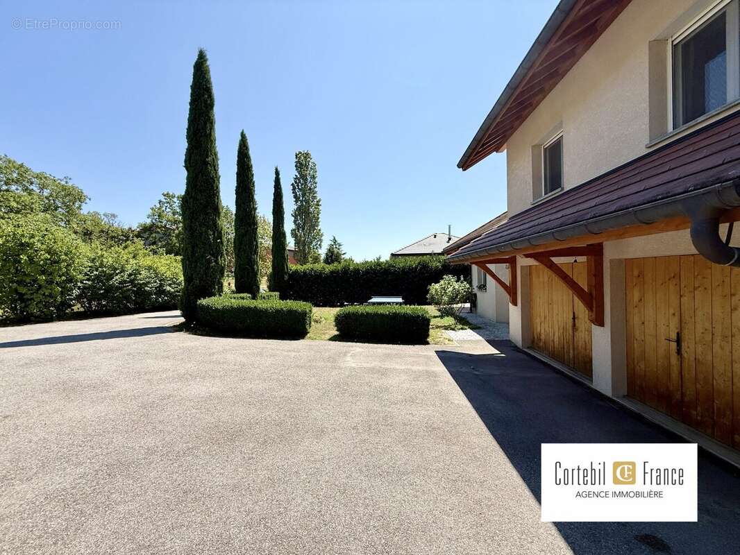 Maison 130 m² à Copponex  - photo 4