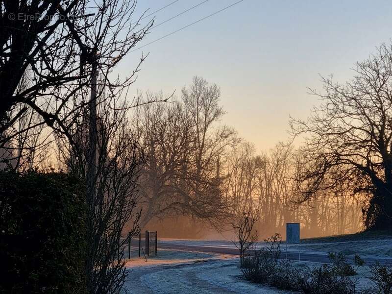 Maison à LA CHAPELLE-AUBAREIL