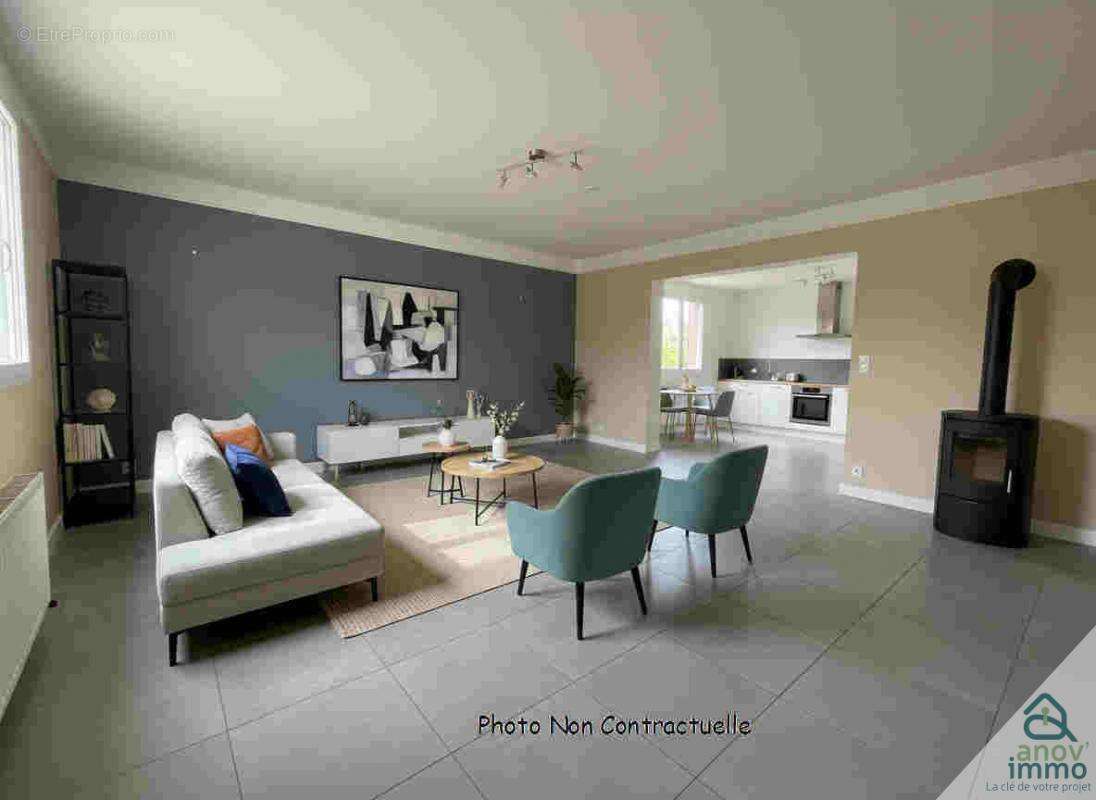 Maison à SAINTE-GENEVIEVE-SUR-ARGENCE