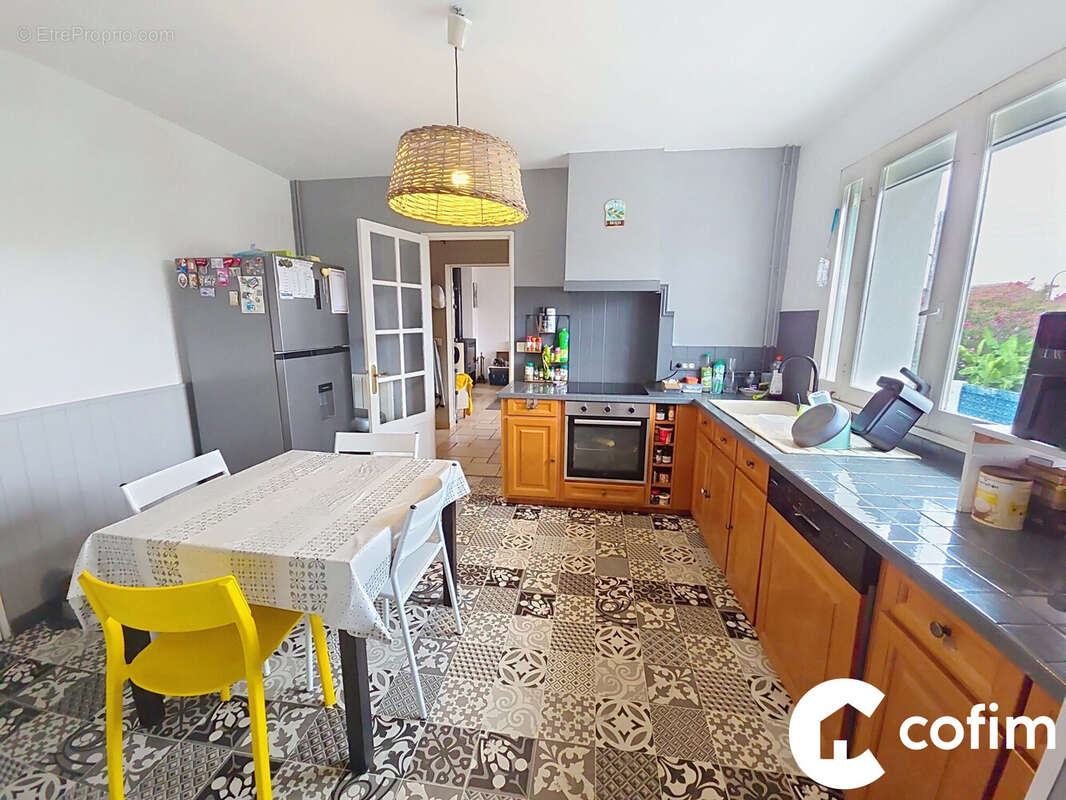 Appartement 111 m² à Lons  - photo 4