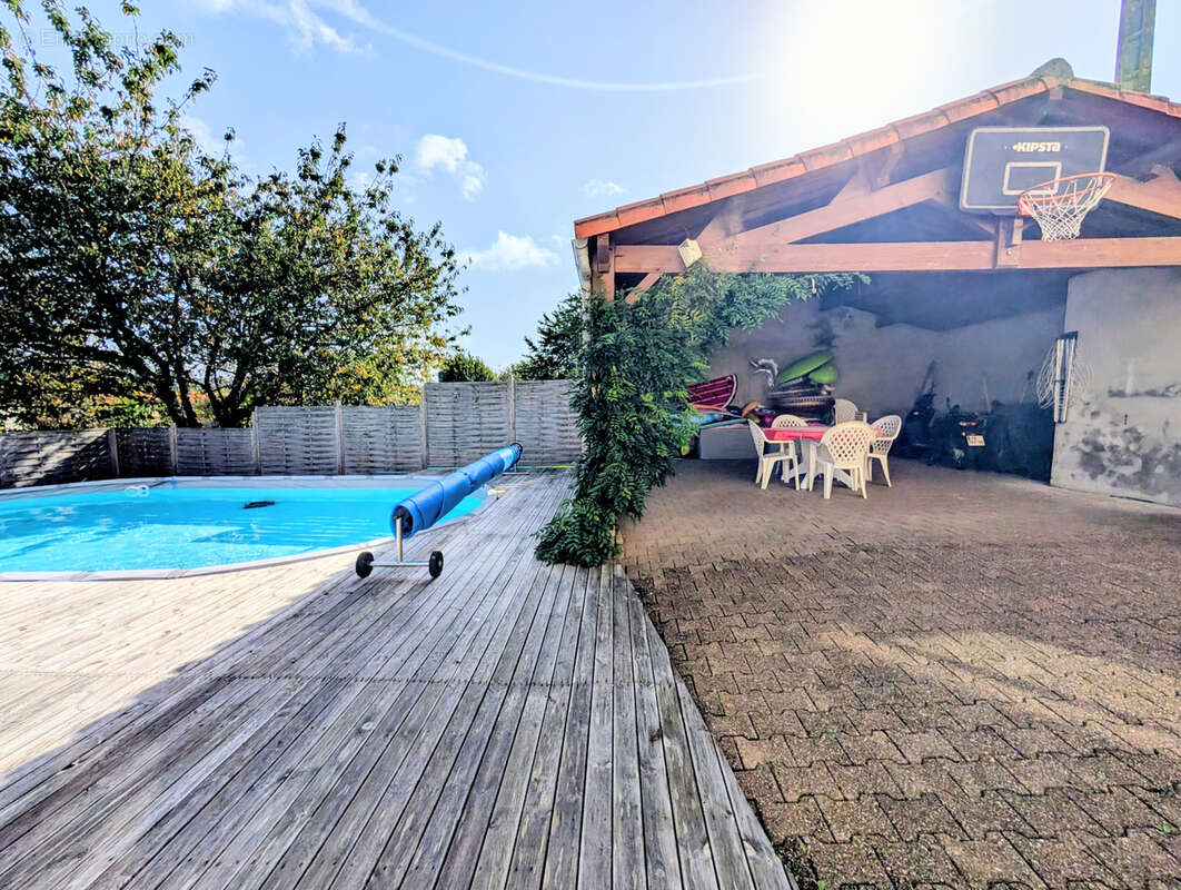 Maison à LES HERBIERS