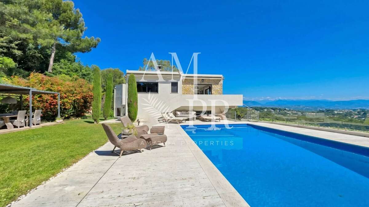 Maison à VALLAURIS