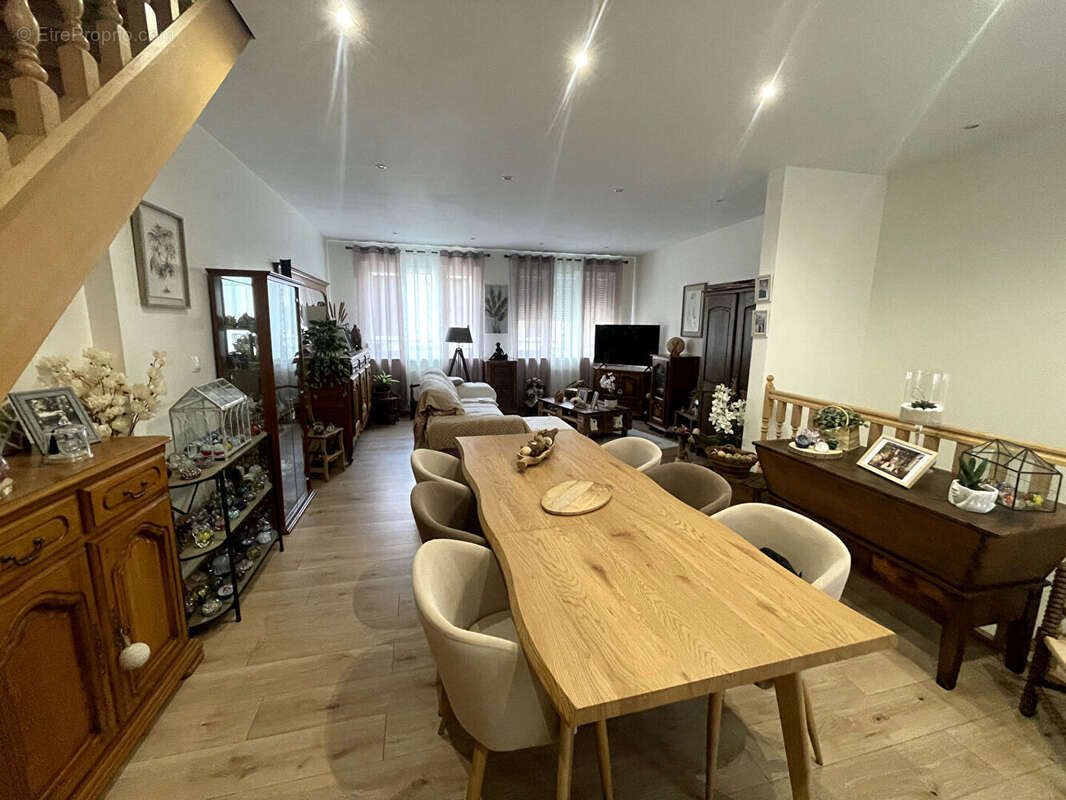 Appartement à GUISE