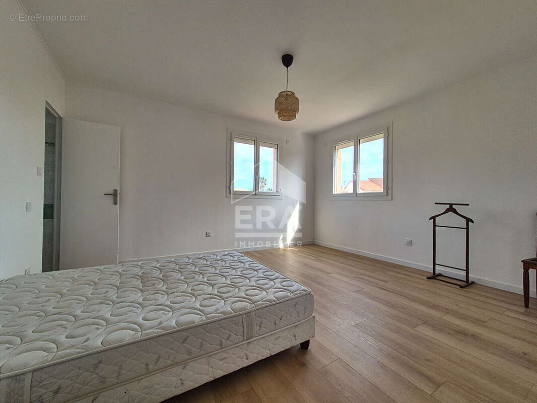Maison totalement renovée à vendre à Saint Cyprien - Confort moderne - photo 16