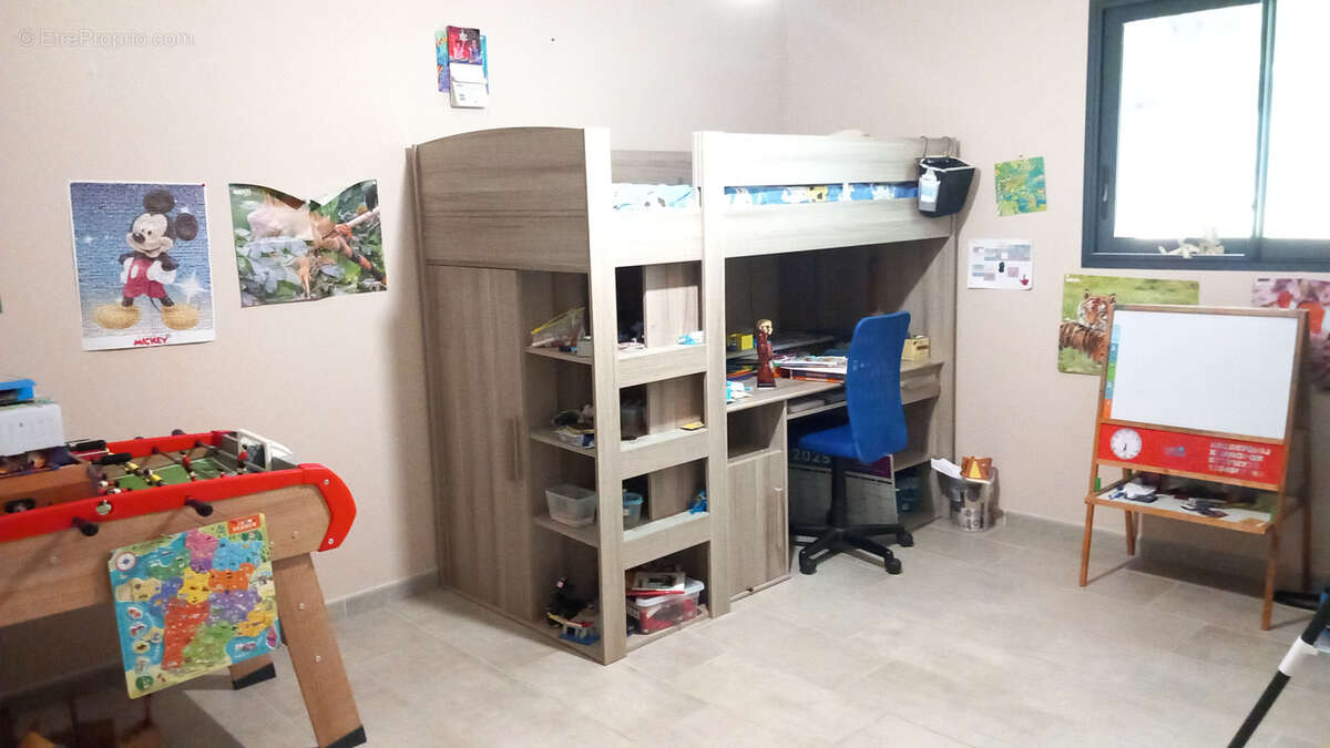 Maison à MONTELIMAR