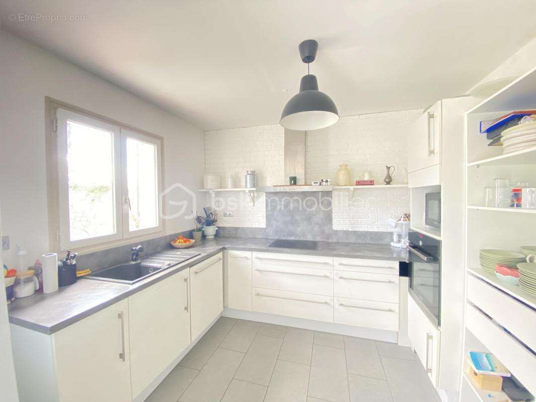 Maison à SAINT-CANNAT