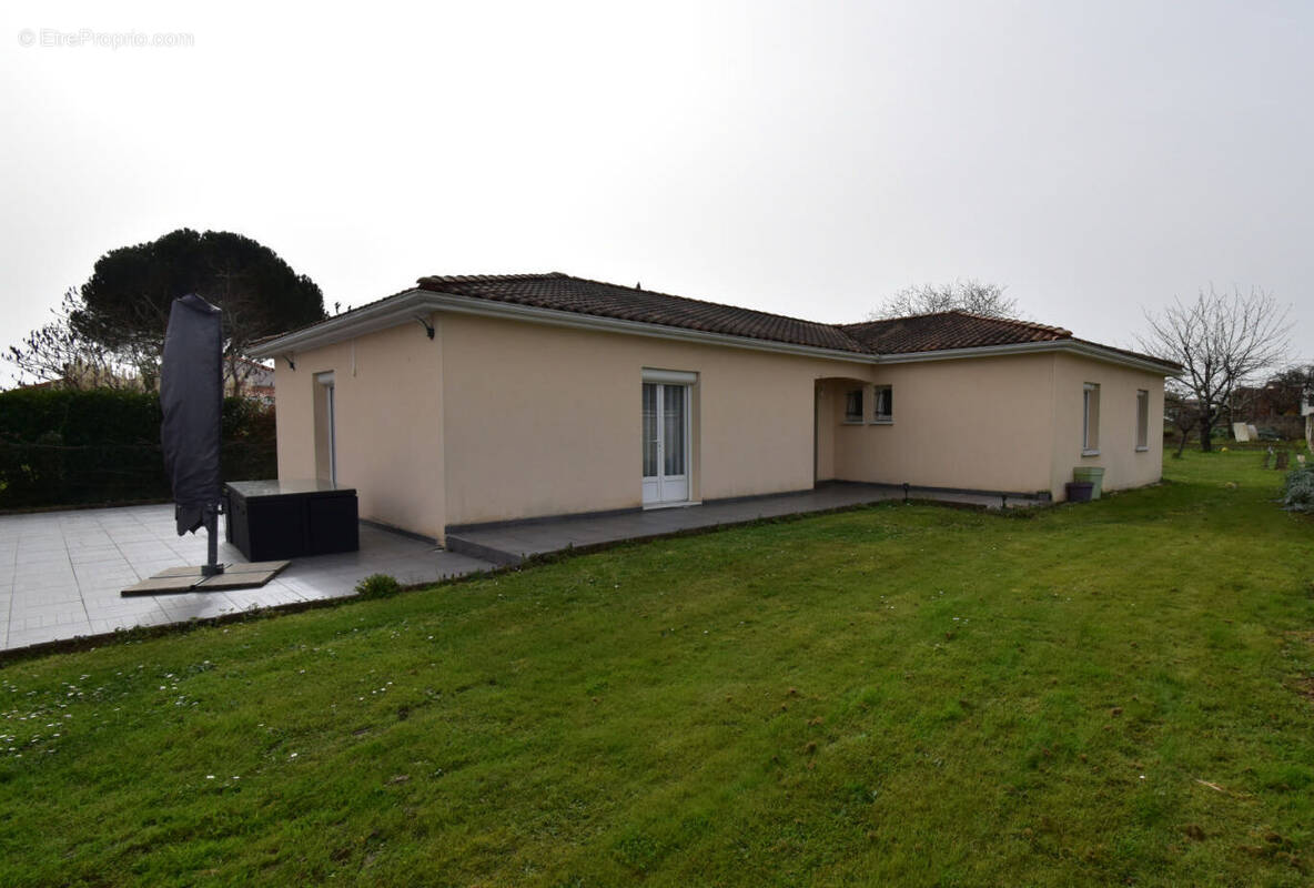 DSC_0011 - Maison à FLEAC