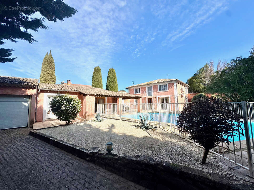 Maison à VAISON-LA-ROMAINE