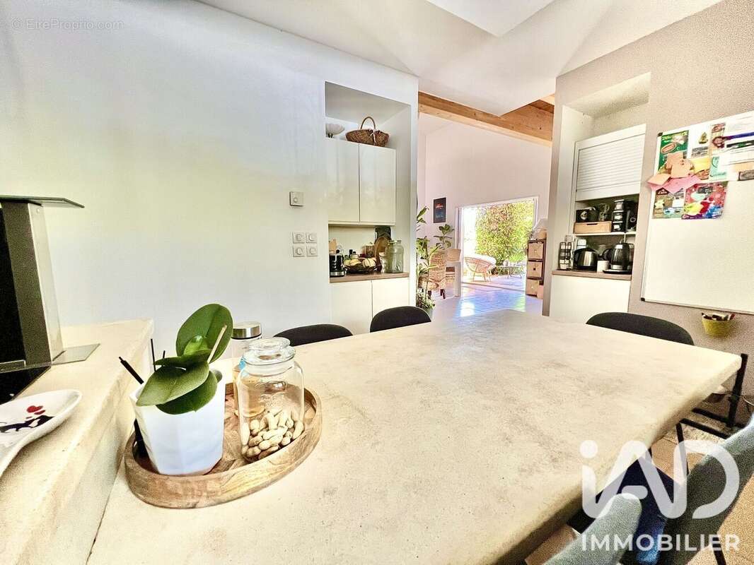 Maison 207 m² à Saint-Paul-En-Foret  - photo 9