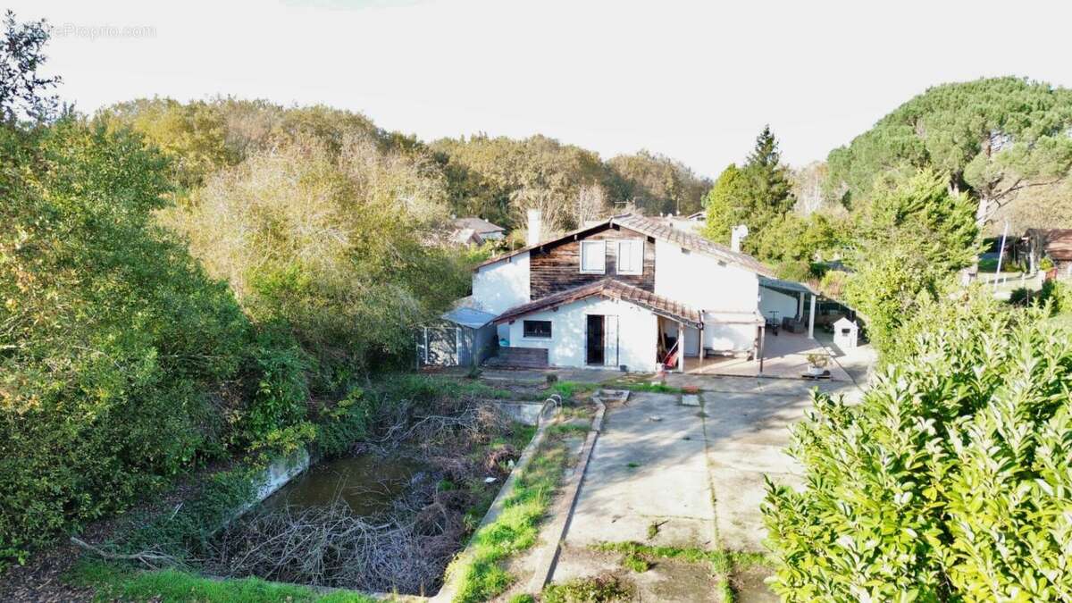 Maison à AUREILHAN