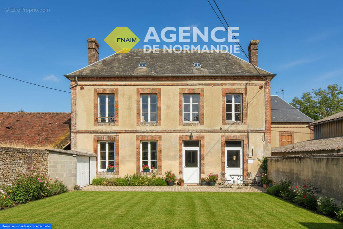 Maison à LA FERTE-FRENEL