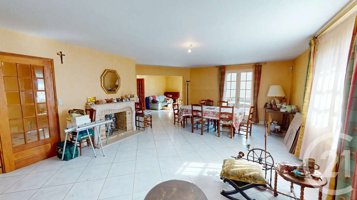 Maison à SAINT-QUENTIN
