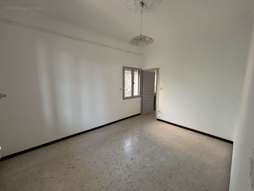 Exclusivité  Toulon La Loubière maison 146 m2 avec garage sur terrain piscinable - photo 8