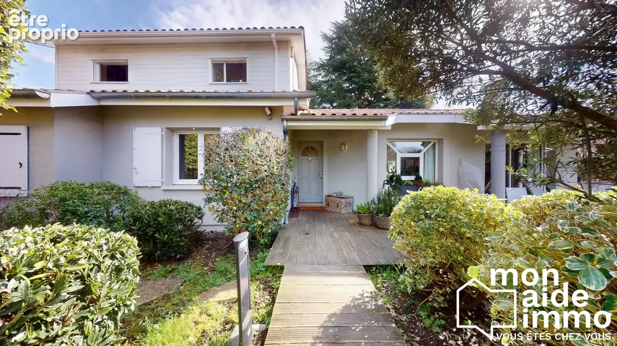 Maison 6 pièces 170 m² à vendre à Villenave-D'ornon (33140) - photo 2