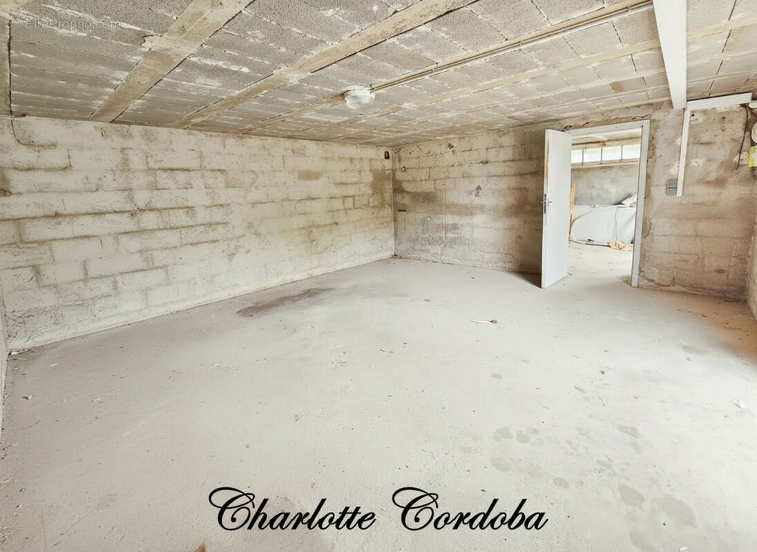  Maison entièrement rénovée – 2 chambres, possibilité 3 – Double garage à Xaintrailles - photo 15
