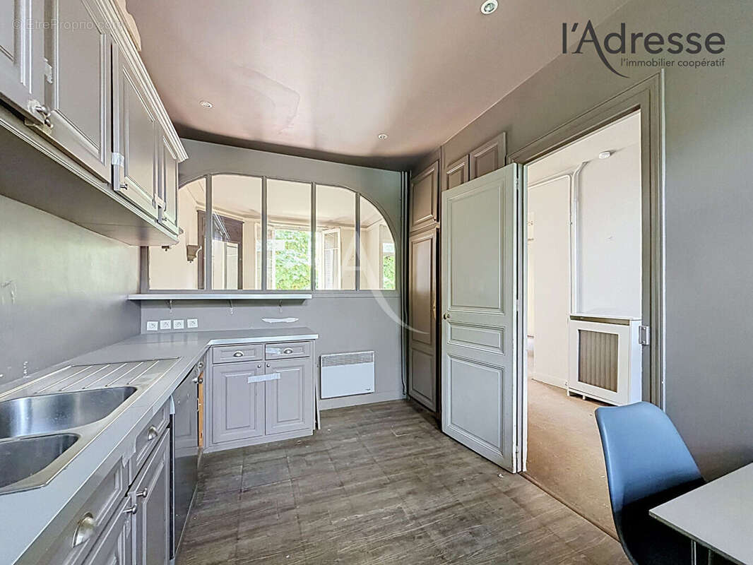 PUTEAUX/ Centre-Ville - Maison 8 pièces 168m² - 126m² d'Extérieurs - photo 9