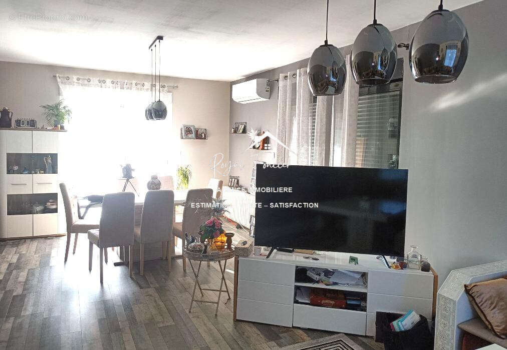 Pièce de vie de 32 m2  - Maison à CHATELLERAULT