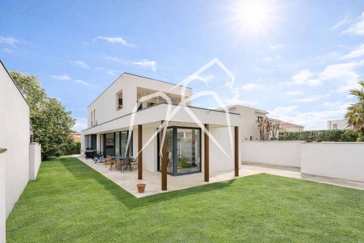 Maison à VILLENEUVE-LES-MAGUELONE