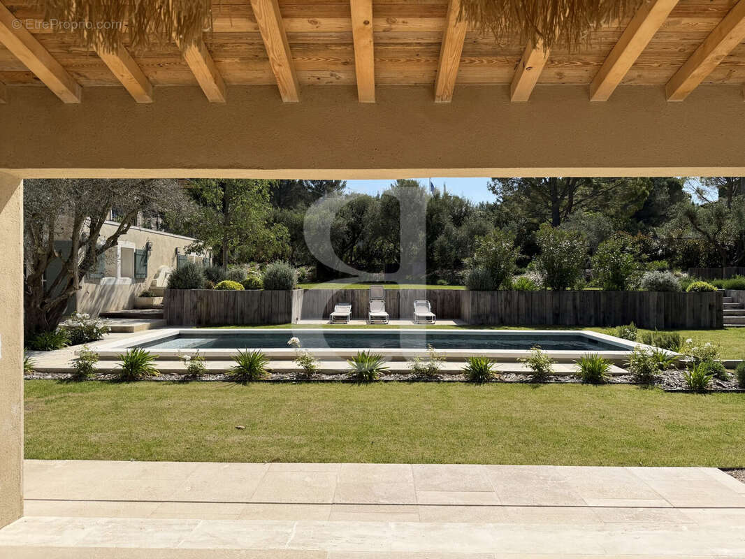 Maison à FONTVIEILLE