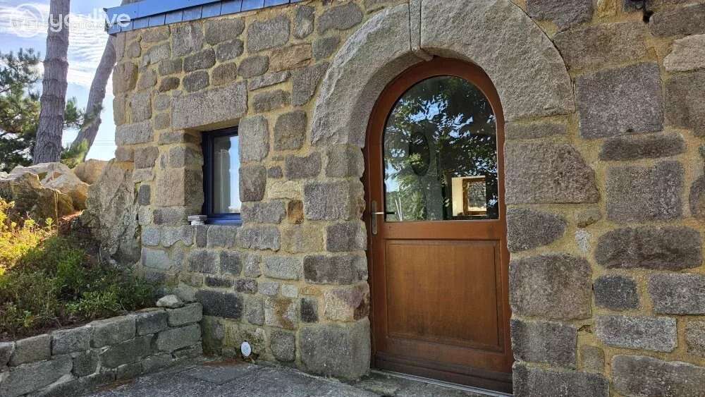 Charmante propriété en pierre à Plougrescant, 173 m² - photo 11