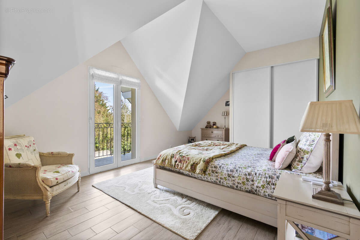 Maison à MORAINVILLIERS