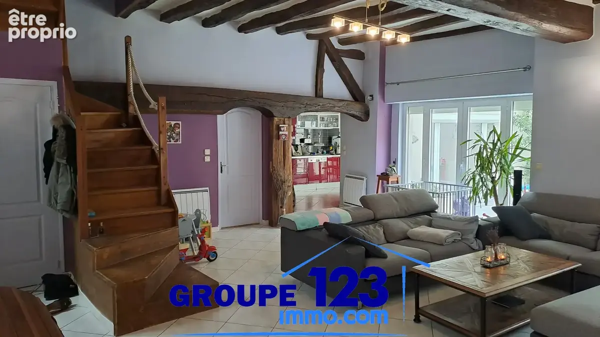 Maison à AILLANT-SUR-THOLON