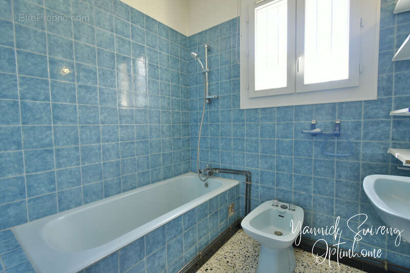 Maison à PEZILLA-LA-RIVIERE