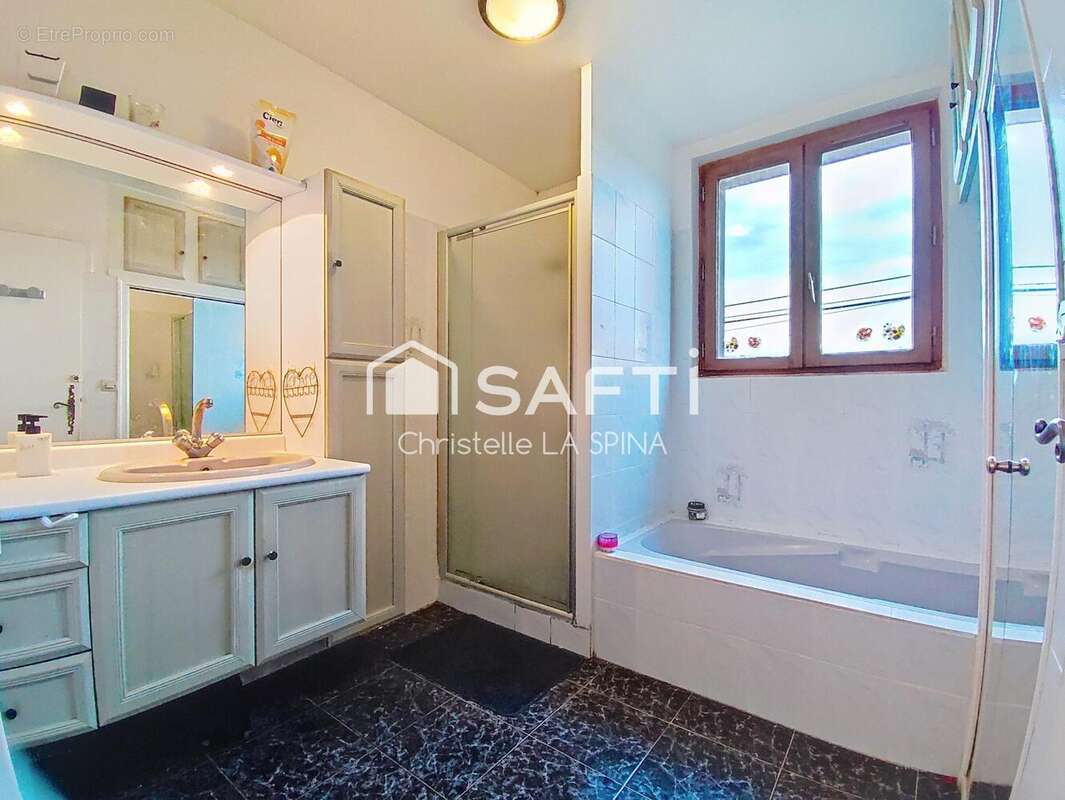 Maison 150 m² à Saint-Bonnet-Du-Gard  - photo 7