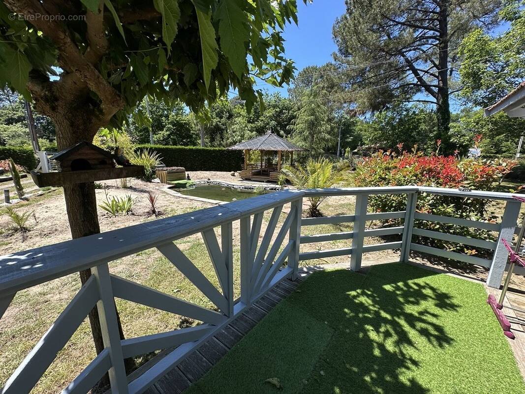 Maison à SAINTE-EULALIE-EN-BORN