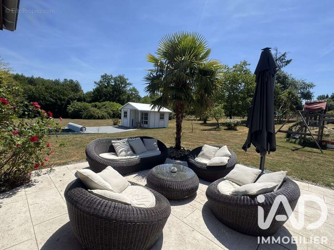 Maison 180 m² à Saint-Vallier  - photo 2