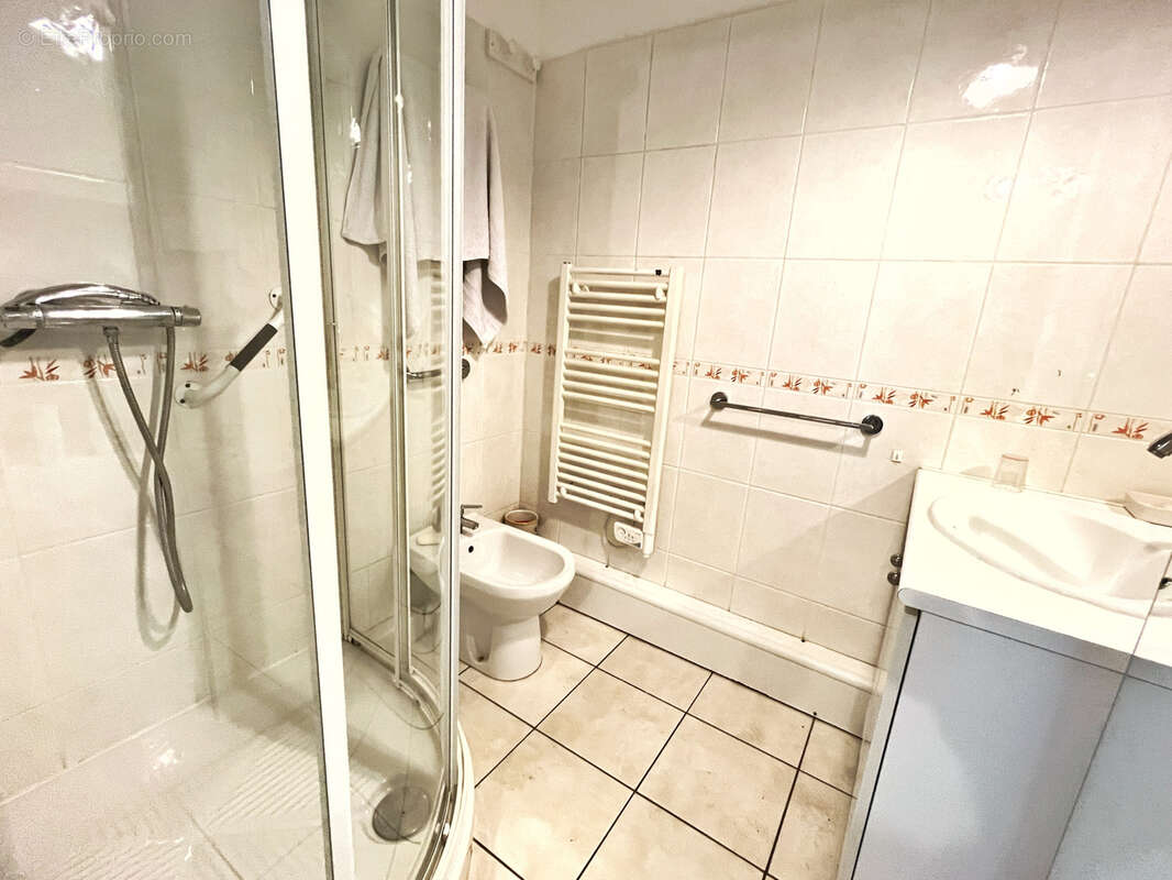 Appartement à PIERRE-BENITE