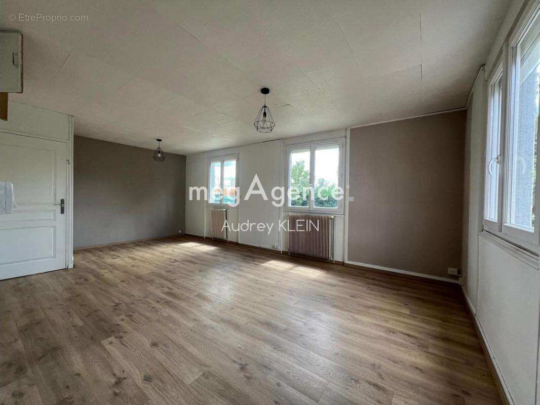 Maison sur sous sol total et son terrain de 671m2 - photo 6