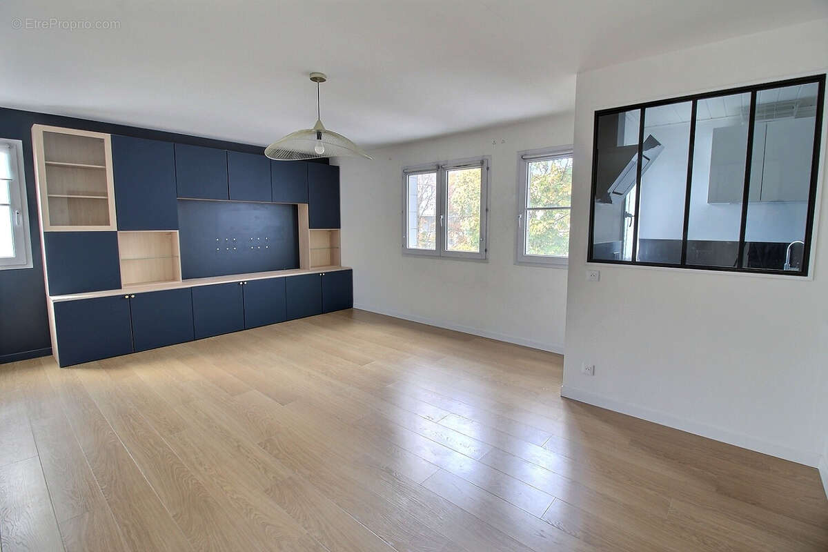 Appartement à MONTIGNY-LE-BRETONNEUX