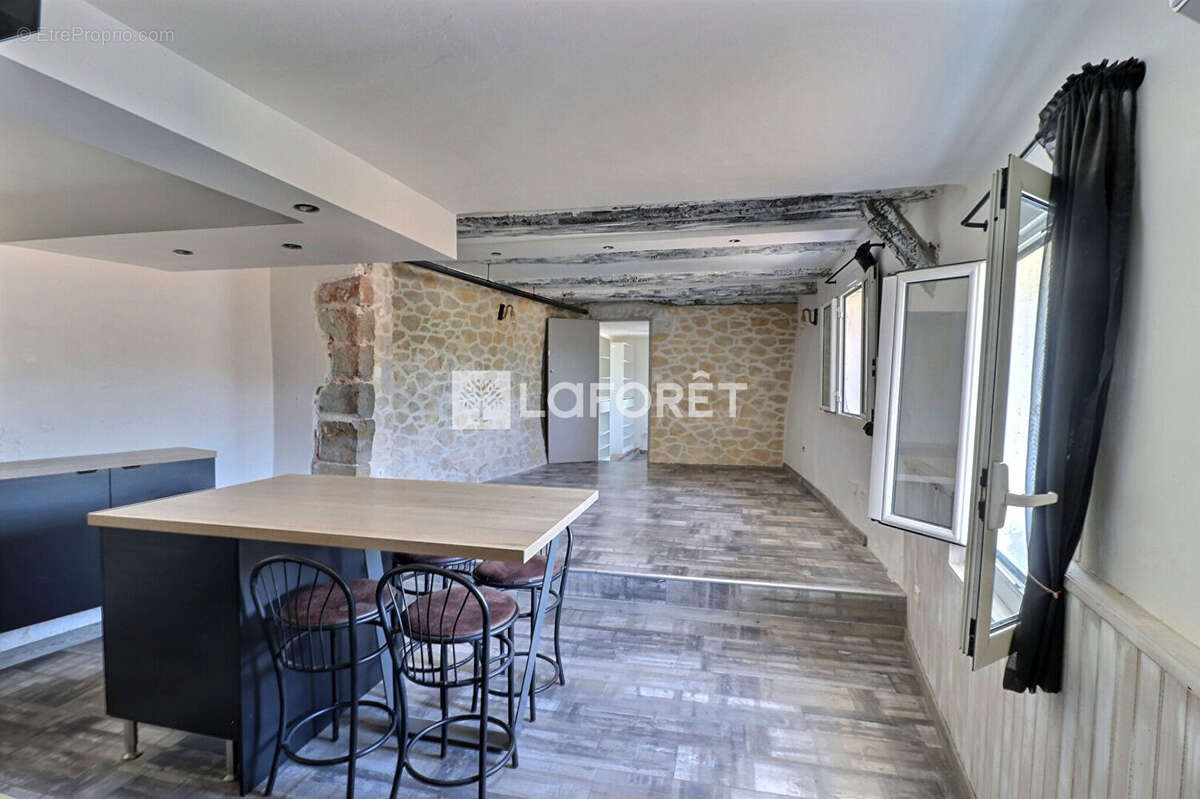Appartement à CUERS