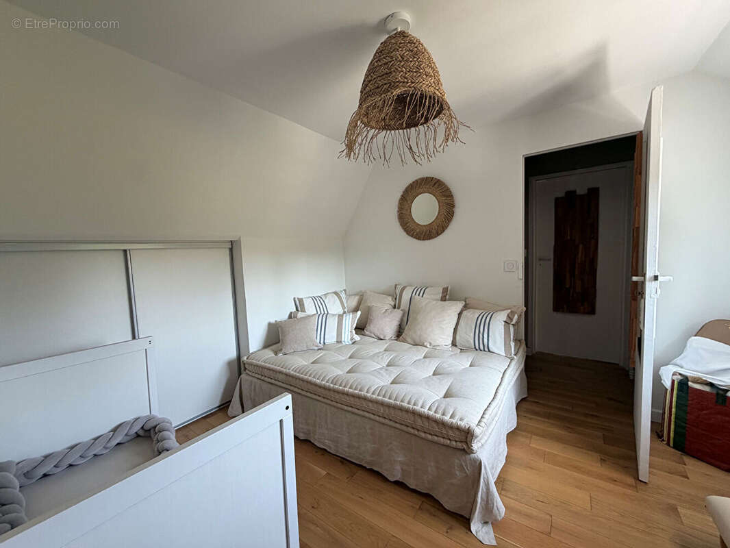 OCTEVILLE-SUR-MER - Propriété d'exception - Maison + gîte indépendant - 233.70m² - 1 939 m² - photo 13