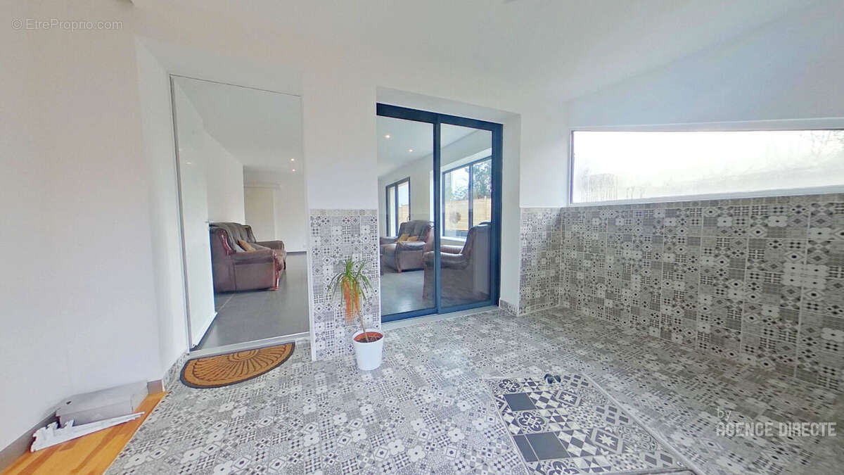 Maison à SAINT-SEBASTIEN-SUR-LOIRE