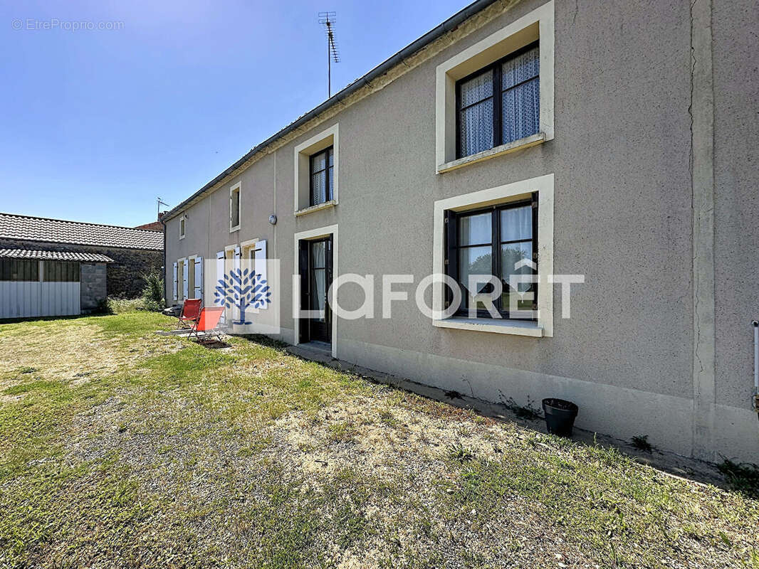 Maison ancienne rénovée sur la commune de DOUX : - photo 21