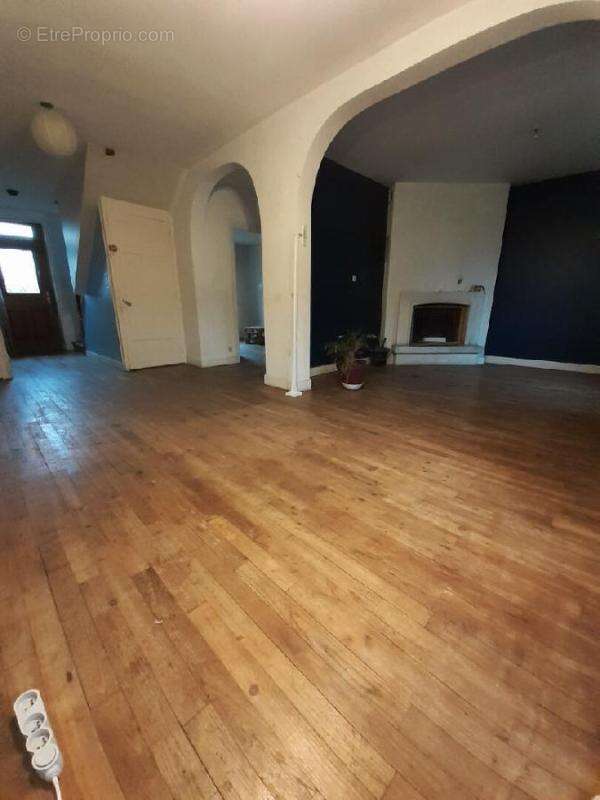 Maison 130 m² à Saint-Yrieix-La-Perche  - photo 4
