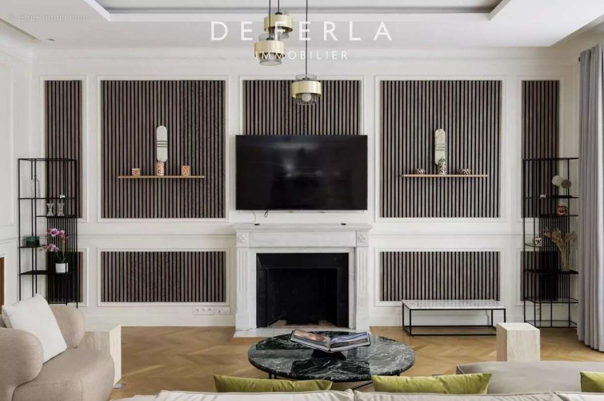 Appartement à PARIS-8E