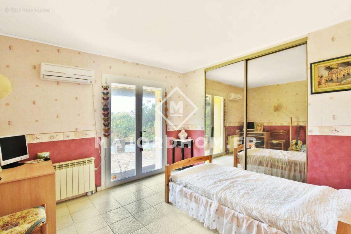 Vend Maison 157m2 terrain de 2193 m2 sans vis à vis  13015 - photo 13